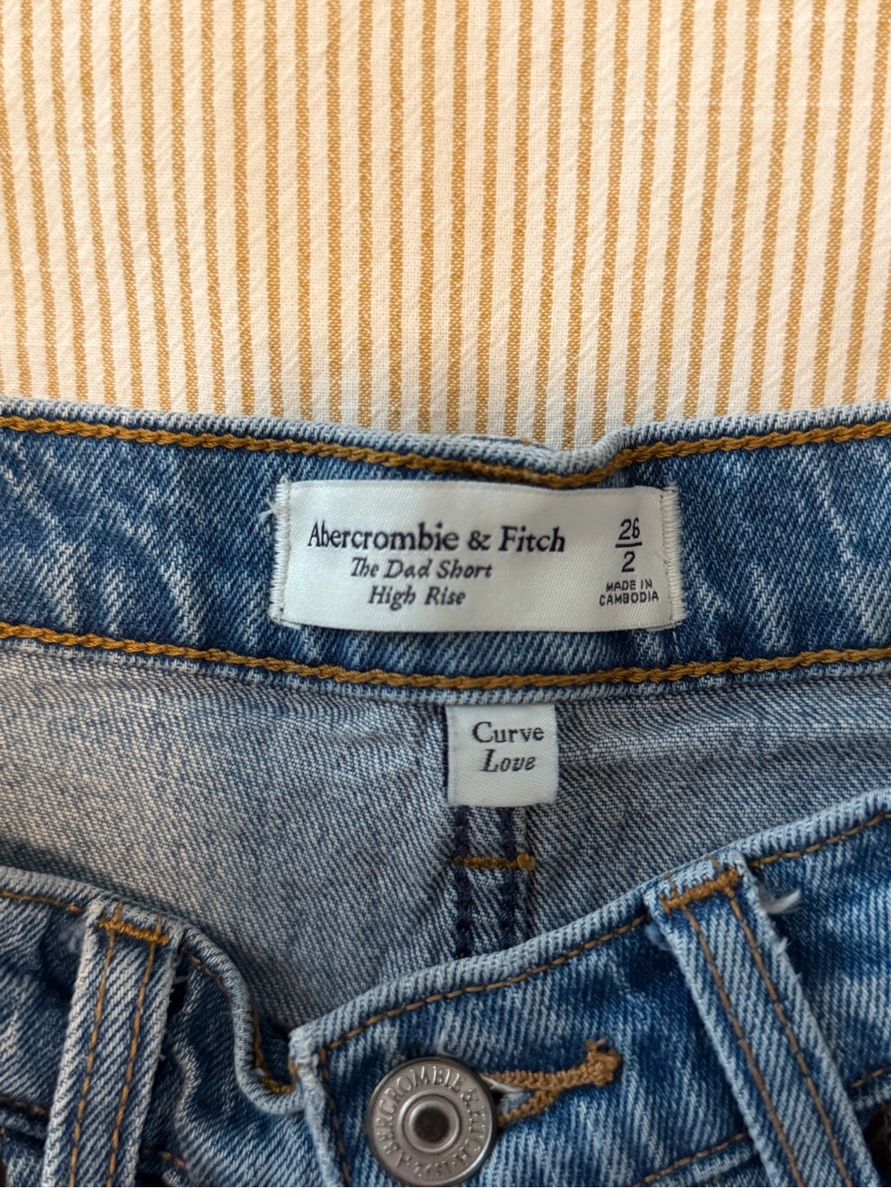 Abercrombie & Fitch Medium Wash Dad Shorts - Picture 3 of 3